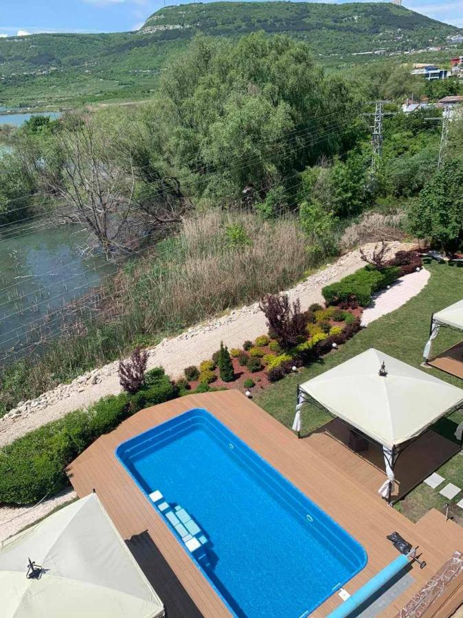 Acktion Deluxe Hotel Shumen Exterior photo