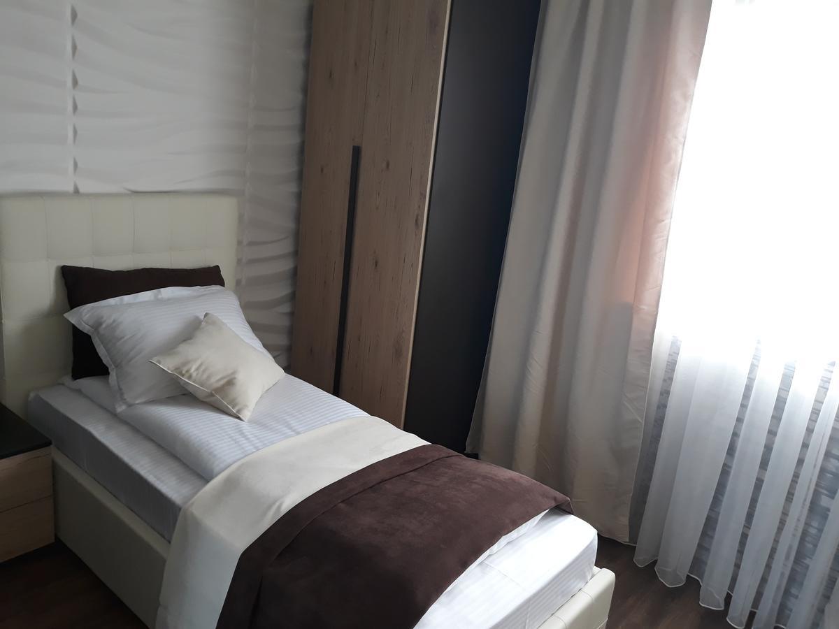 Acktion Deluxe Hotel Shumen Exterior photo
