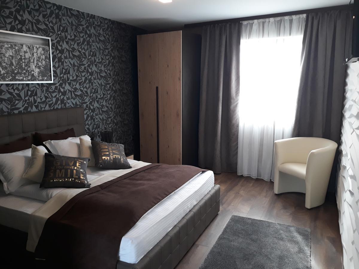 Acktion Deluxe Hotel Shumen Exterior photo