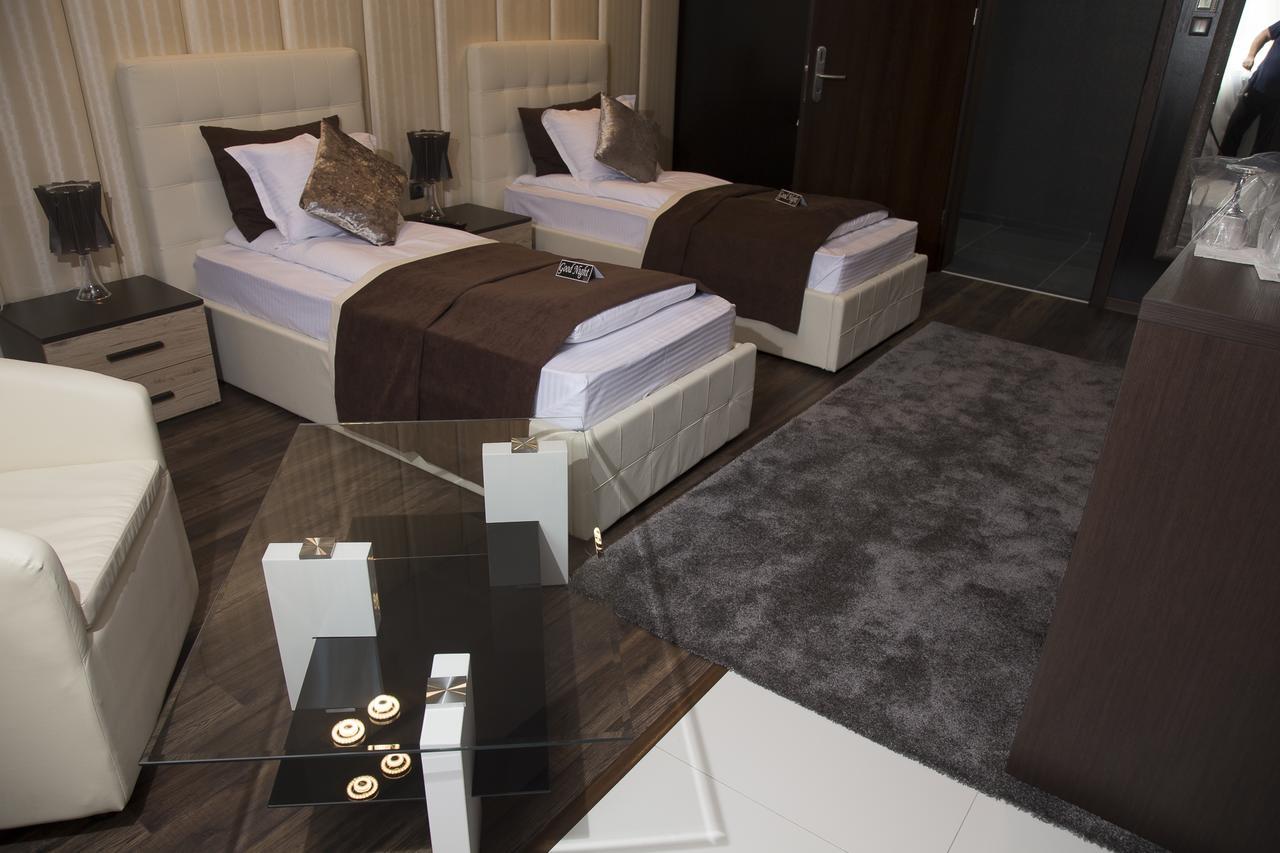 Acktion Deluxe Hotel Shumen Exterior photo
