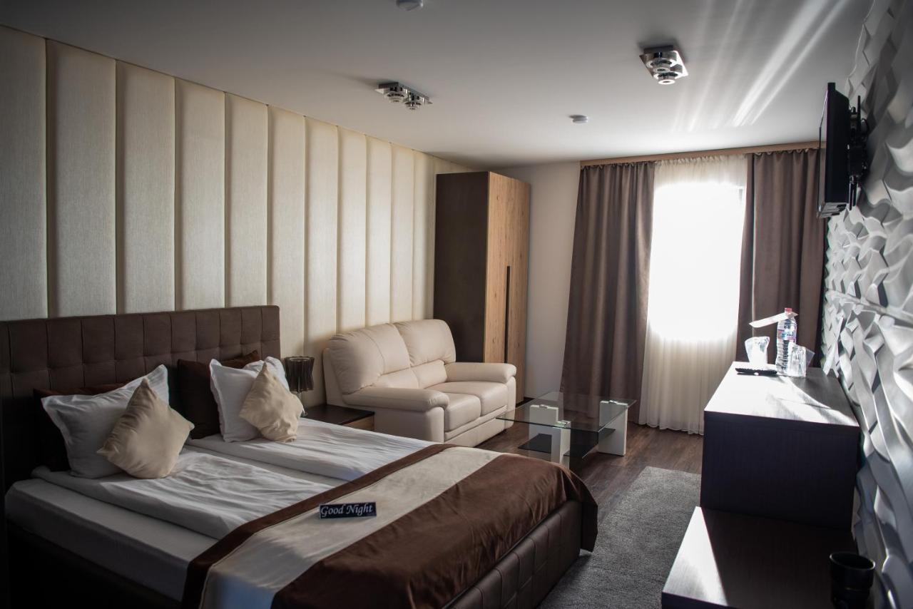 Acktion Deluxe Hotel Shumen Exterior photo